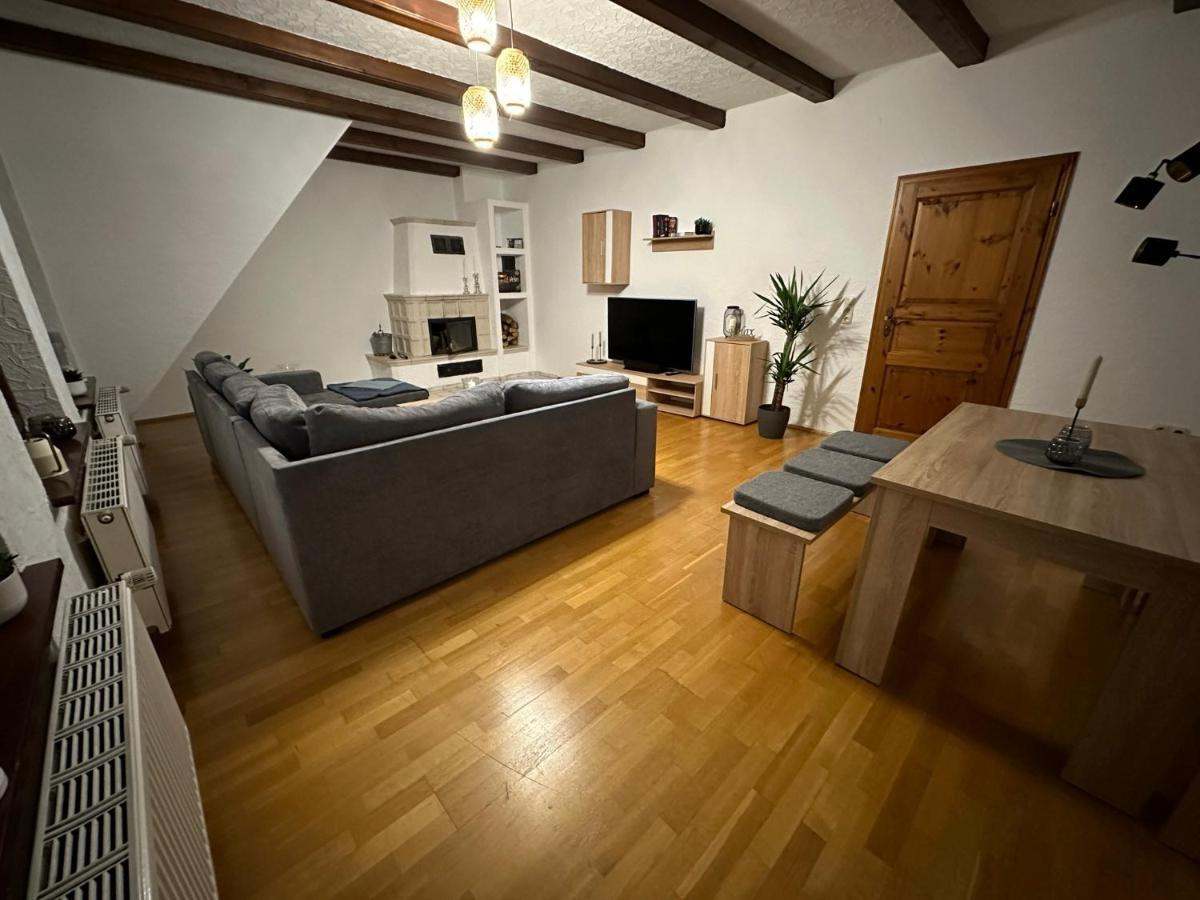 98Qm Wohnung Im Villenviertel - Voll Ausgestattet Mit Balkon Und Kamin - Wlan Gratis ヴィルヘルムスハーフェン エクステリア 写真