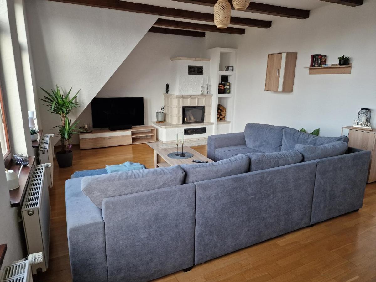 98Qm Wohnung Im Villenviertel - Voll Ausgestattet Mit Balkon Und Kamin - Wlan Gratis ヴィルヘルムスハーフェン エクステリア 写真